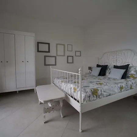 アパート Vittoria エルバ